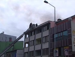 Kazımpaşada çatı yangını