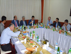 Vali Tepe Kolejde İftar Açtı