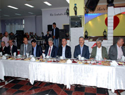 Ak Partiden Bakana İftar Yemeği
