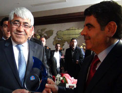 Kars Belediyesi’nde devir teslim