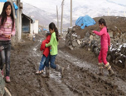 Kazkaya Çamur Deryasına Döndü