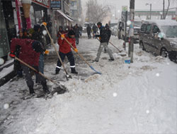 Kars Belediyesi’nden kar seferberliği