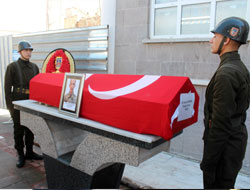 Kalbine Yenik Düşen Asker Toprağa Verildi