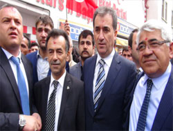 MHP Adaylarına Coşkulu Karşılama