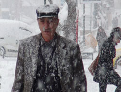 23 Nisan’da lapa lapa kar yağdı