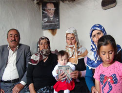 Aşkına özgürlük bekliyor