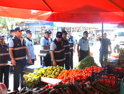 Kaldırımları işgal etmeyin uyarısı