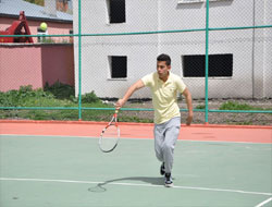 Bisiklet Yarışması Ve Kort Tenis Turnuvası