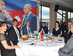 Azerbaycan’ın kuruluşunun 98. Yıldönümü