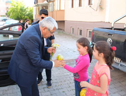 Kars Belediyesi Kaldırım ve Asfalt Çalışmalarını Sürdürüyor