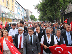 Kars’ta demokrasi nöbeti devam