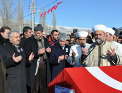 Kars,şehidini son yolculuğuna uğurladı