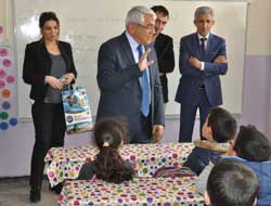 Başkandan çocuklara 23 Nisan ziyareti