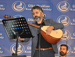 Ali Kınık ve Ahmet Şafak Konseri Karsta Yoğun İlgi Gördü