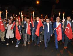 15 Temmuz şehitlerine mehter marşıyla yürüdü