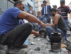 Başkan Karaçanta, işçilerle kahvaltı yaptı