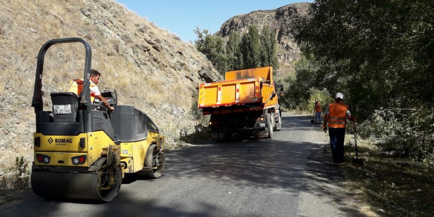 Dereiçi Yolunu Karayolları Onarıyor