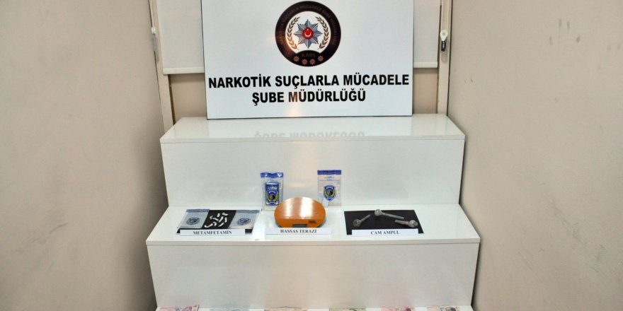 Kars polisinden uyuşturucu tacirlerine darbe