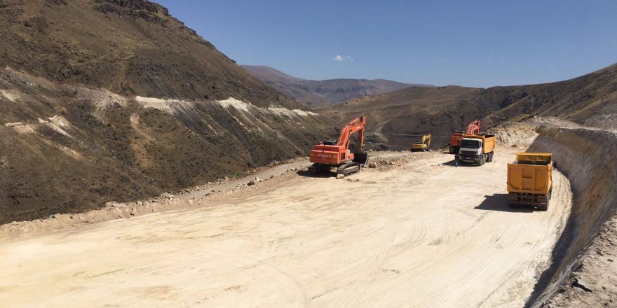 Karakurt Barajı ve Hidroelektrik santralı inşa ediliyor