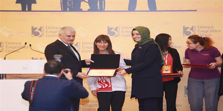 Karslı Türkiye Şampiyonu ödülünü Başbakan’dan aldı