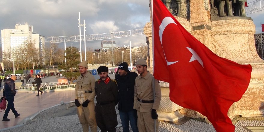 Taksim Meydanı’nda Sarıkamış şehitleri için nöbet tuttular