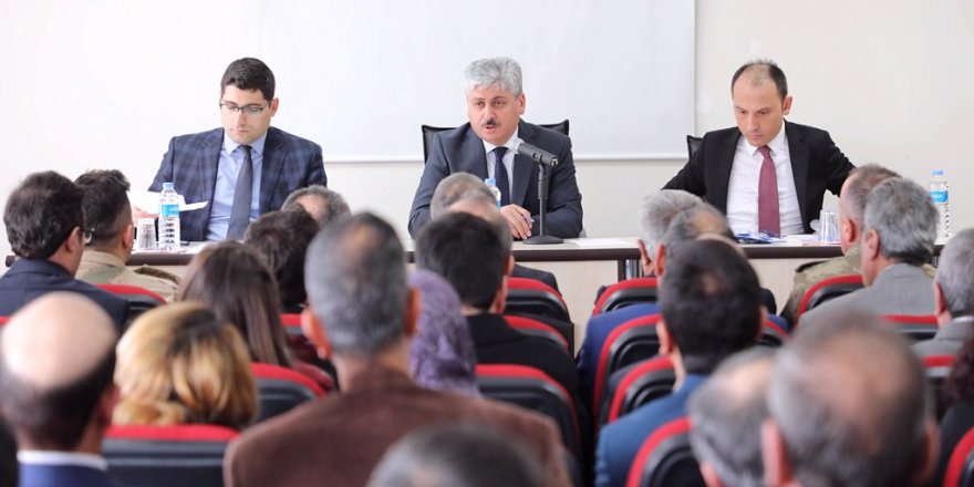 Vali Doğan, Akyaka’da muhtarlar ile bir araya geldi