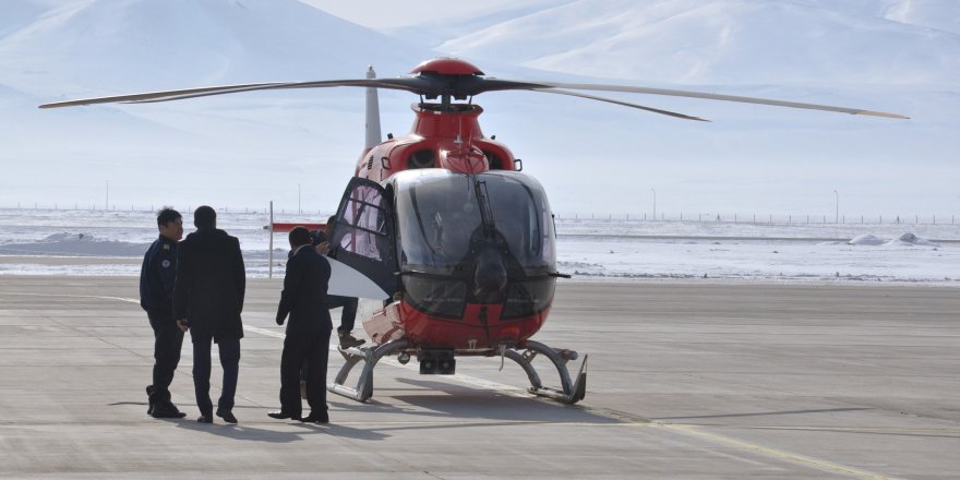Kars’ta erken dünyaya gelen bebek ambulans helikopterle Elazığ’a sevk edildi