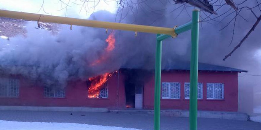 Bozkuş köyündeki ilkokul yandı