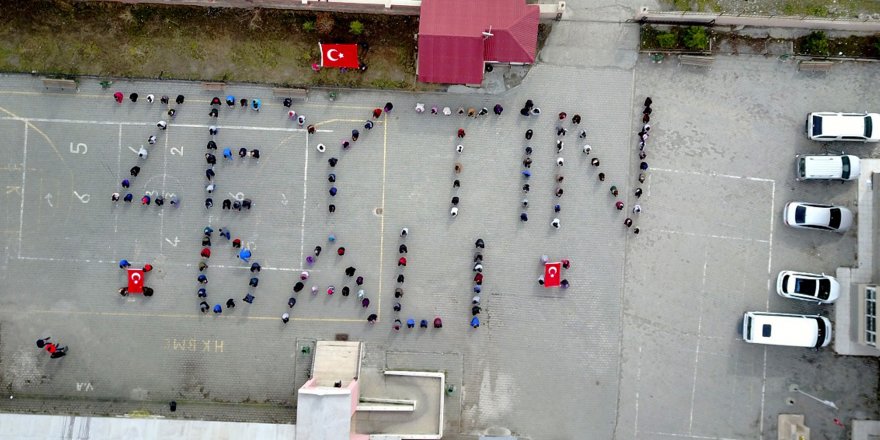 Öğrencilerden 'Afrin' koreografisi