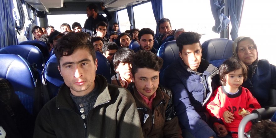 Kaçak göçmenleri ‘İstanbul’ diye Sarıkamış’ta bıraktılar