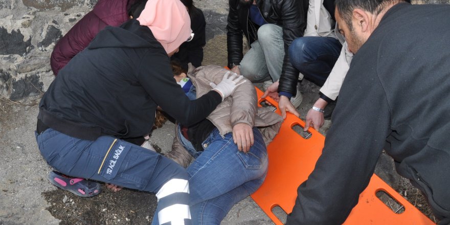 Kars Kalesi’nden düşen üniversiteli kız yaralandı 