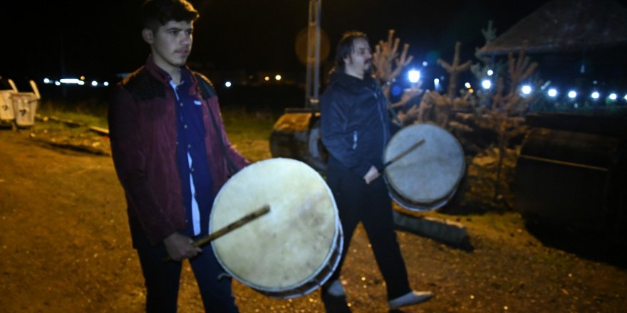 Ramazan davulcuları mesaiye başladı