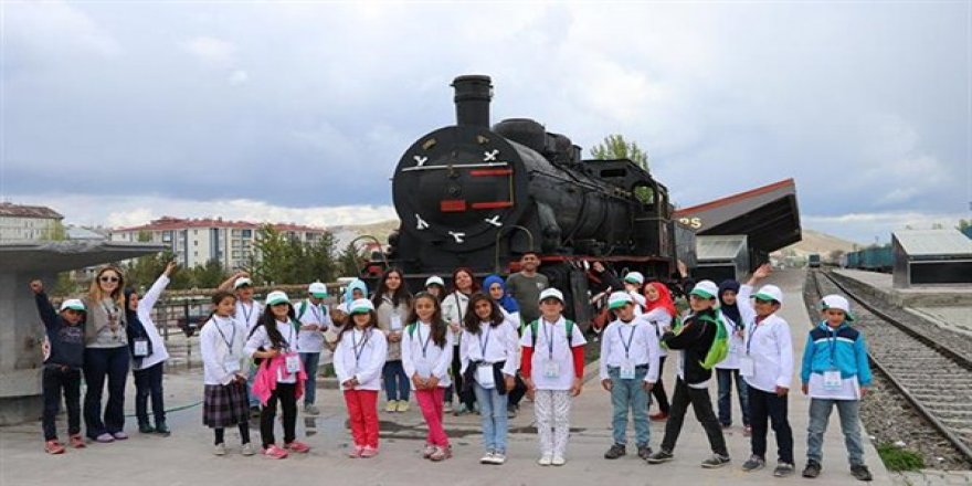 Kars’ta "Lider Çocuk Tarım Kampı" etkinlikleri başarıyla tamamlandı