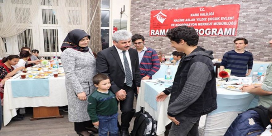 Vali Doğan, iftarda çocuklarla bir araya geldi