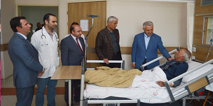 UDH Bakanı Ahmet Arslan Harakani Devlet Hastanesini ziyaret etti