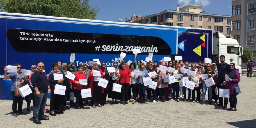 Türk Telekom’un Teknoloji Seferberliği Projesi Karslı kadınlarla buluştu