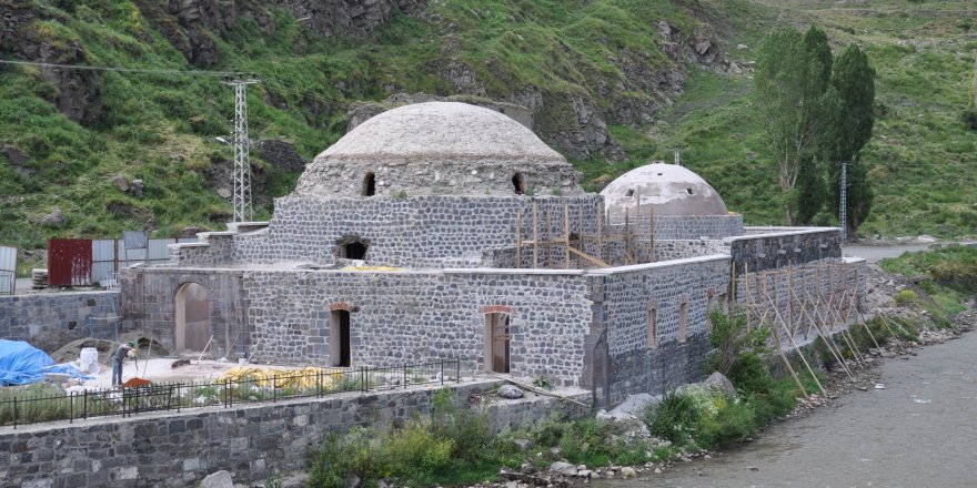 Kars’ta tarihi hamamların restorasyonu devam ediyor