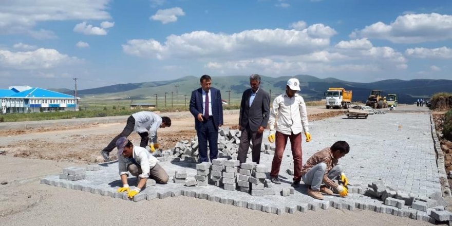 Sarıkamış Belediyesi oteller bölgesinin çevre düzenlemesini yapıyor