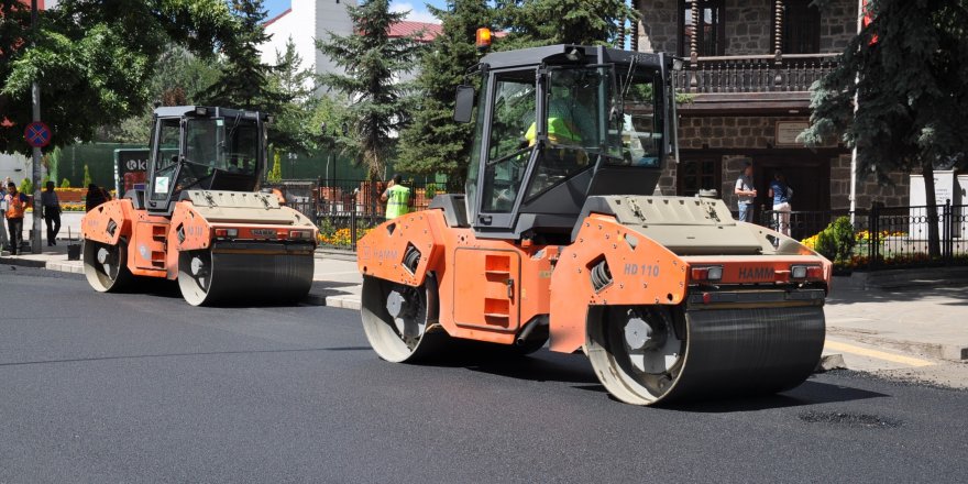 Faikbey Caddesi'nin asfaltı yenileniyor