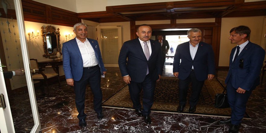 Milletvekillerinden Bakan Çavuşoğlu'na hayırlı olsun ziyareti