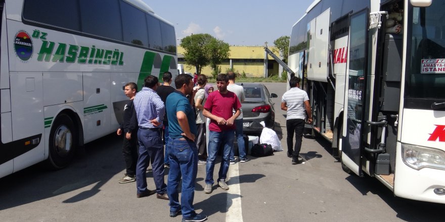 Kars Otogar'ın da bayram dönüşü yoğunluğu