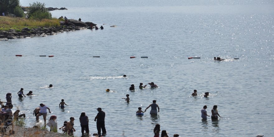 Çıldır Gölü Ege sahillerini aratmıyor