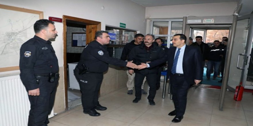 Vali Türker Öksüz, Kazımpaşa Polis Merkezi'ni ziyaret etti