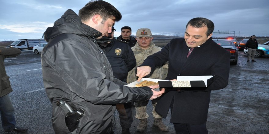 Kars Valisi Öksüz, asayiş uygulamasına katıldı