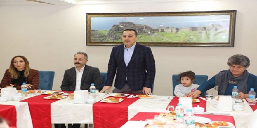 Vali Türker Öksüz, Şehit aileleri ve Emekli Emniyet mensuplarıyla buluştu