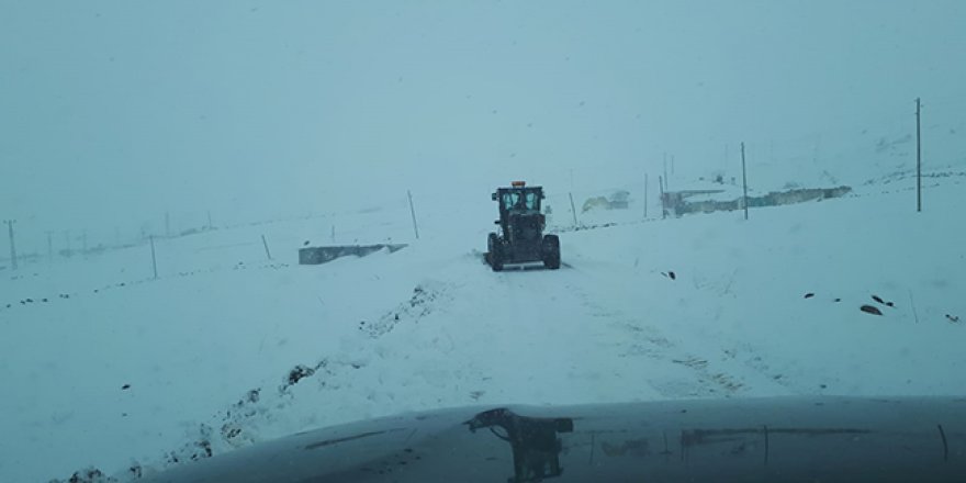 Kars Özel İdare ekibi müdahale ediyor