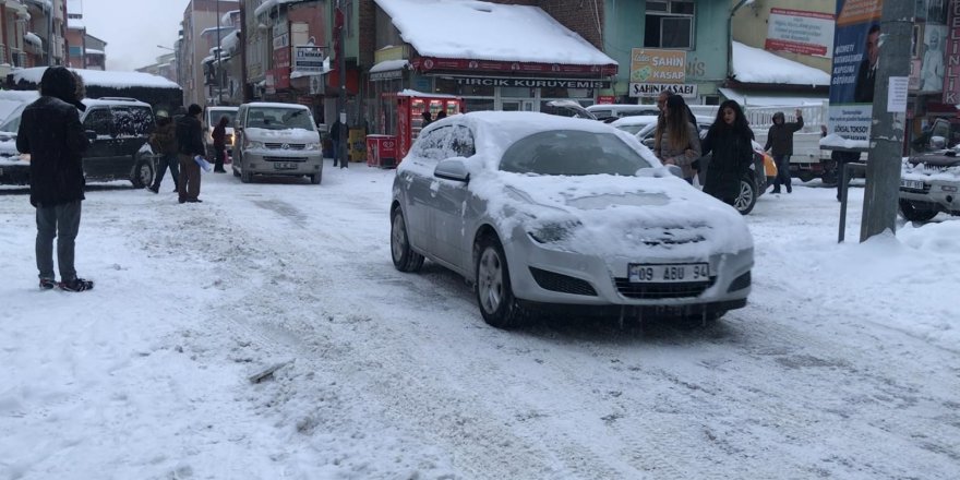 Sarıkamış'ta yoğun kar yağışı