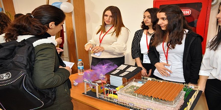 KAÜ öğrencileri girişimcilik ürünlerini sergiledi