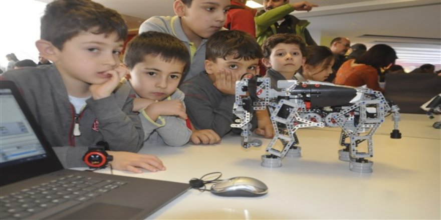 Hayal güçlerini kullanarak kendi robotlarını tasarladılar