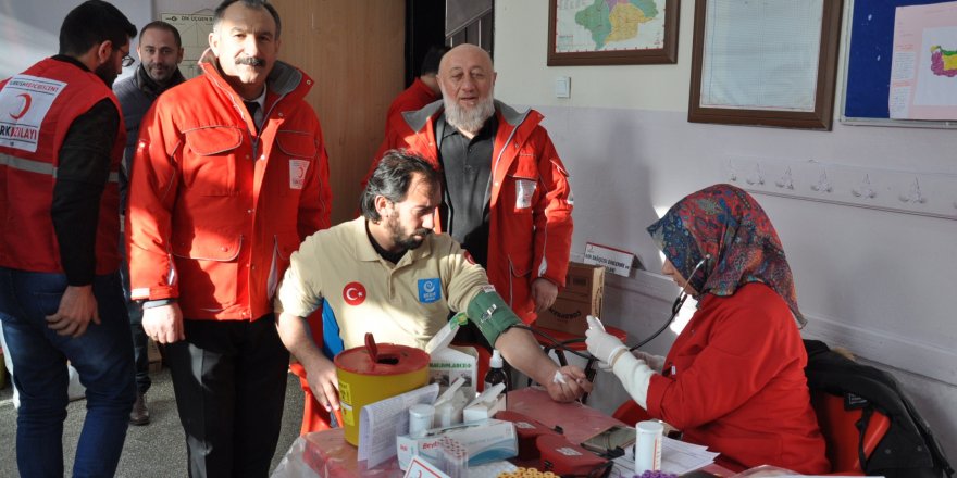 Kars’ta Kızılay’ın kan bağışı kampanyasına yoğun ilgi